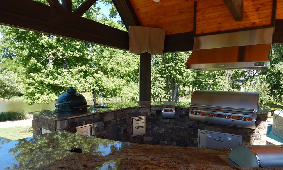 Outdoor Kitchen